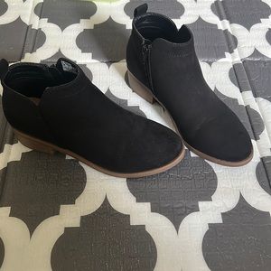 Time and Tru Women's Faux Suede Ankle Boots